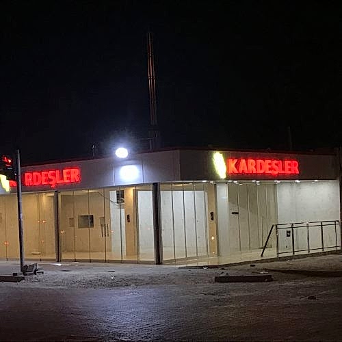 adana meka cam balkon