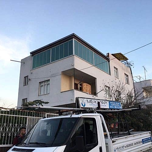 adana meka cam balkon